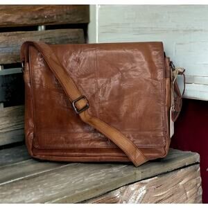 Spikes & Sparrow Noah Brandy Brown Leather Crossbody Messenger Bag Laptop Travel